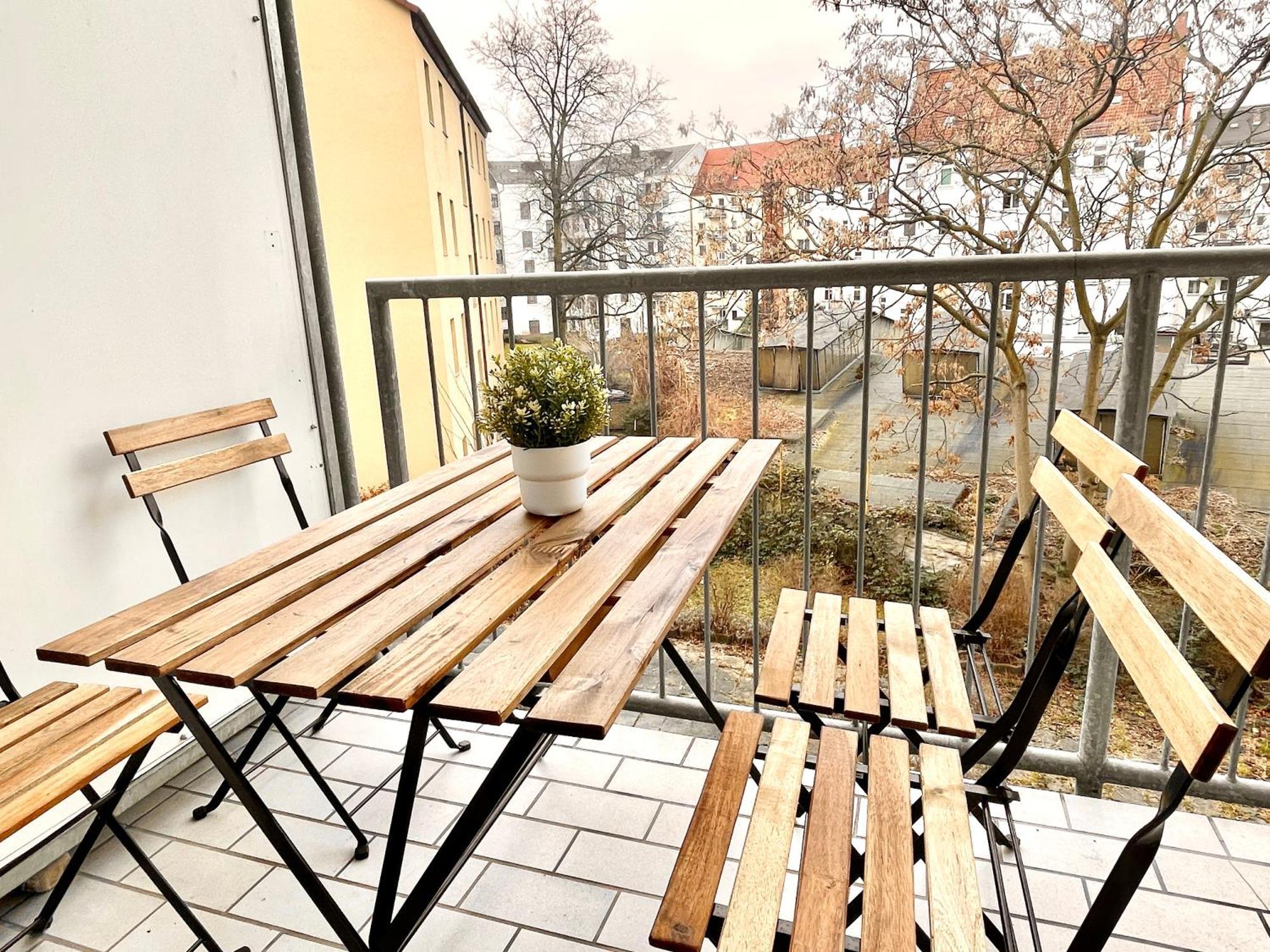 Design Lilly - Kaffeebar, Balkon, Zentral Leipzig