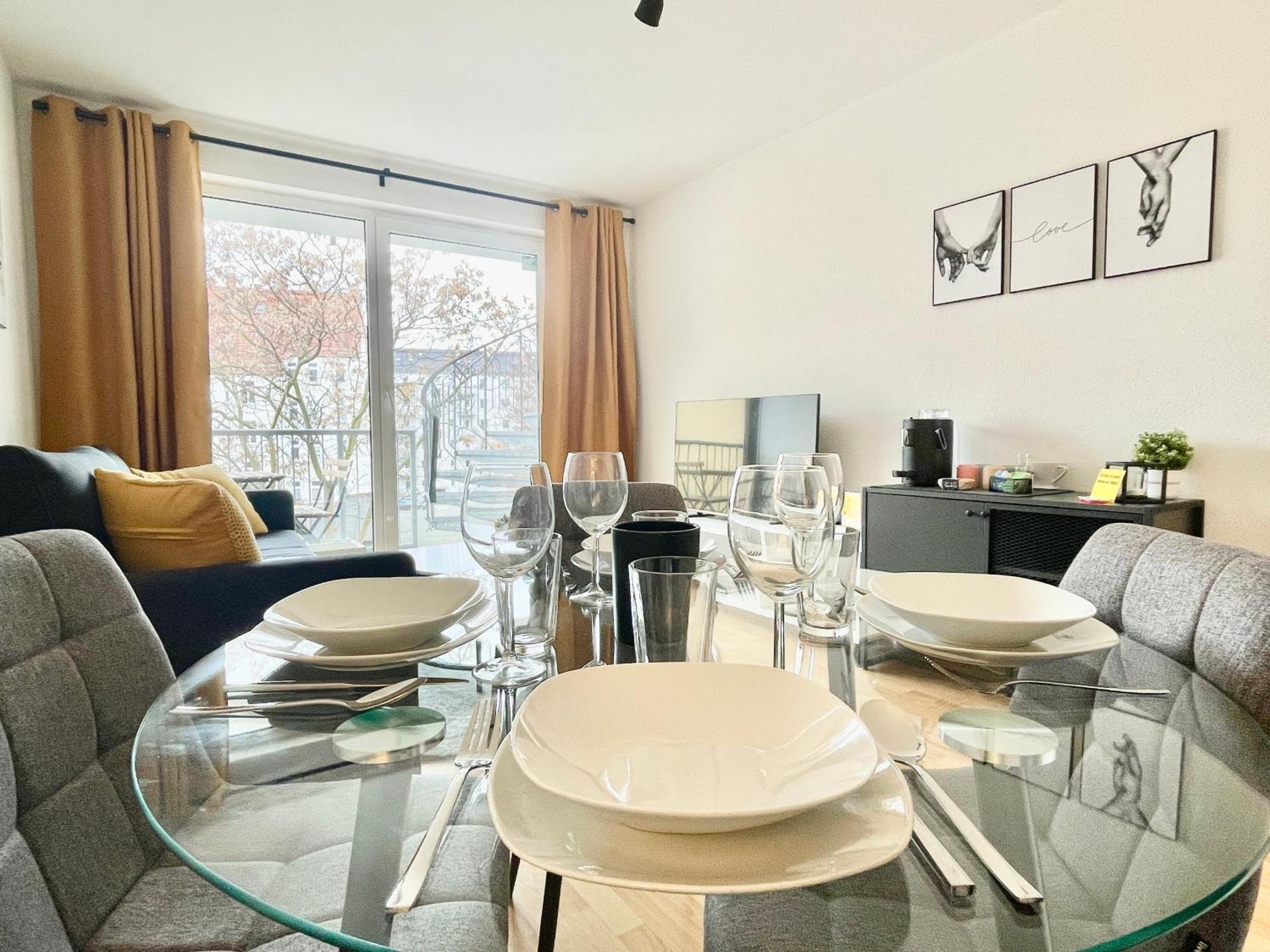 Design Lilly - Kaffeebar, Balkon, Zentral
